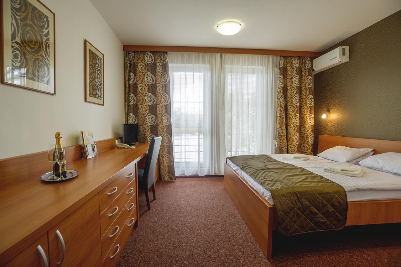 Wellness Hotel Thermal Štúrovo Buitenkant foto