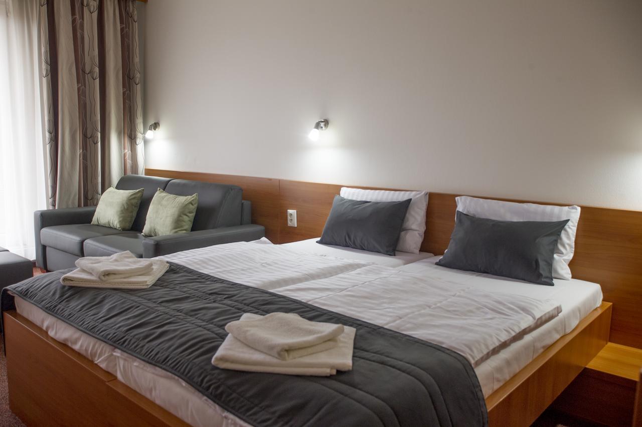 Wellness Hotel Thermal Štúrovo Buitenkant foto