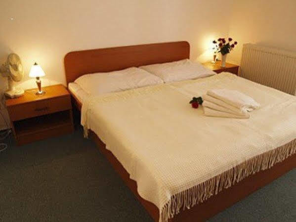Wellness Hotel Thermal Štúrovo Buitenkant foto