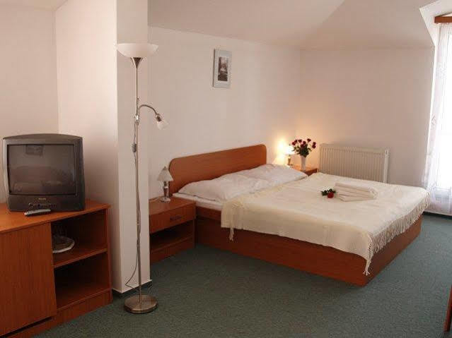 Wellness Hotel Thermal Štúrovo Buitenkant foto