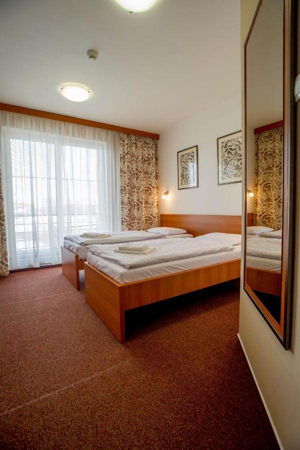 Wellness Hotel Thermal Štúrovo Buitenkant foto